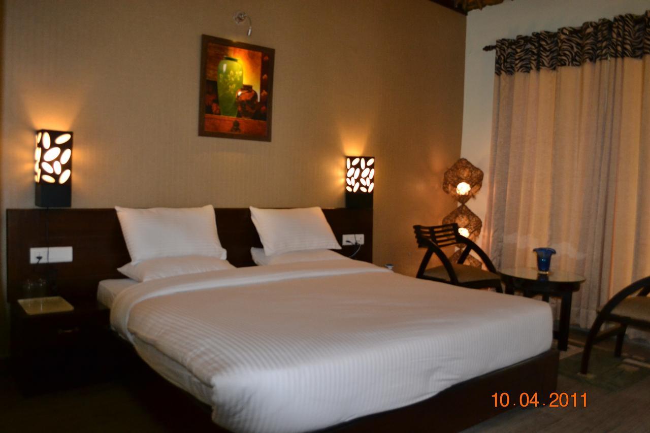 Corbett Wild Iris Spa And Resort Rāmnagar Exterior photo
