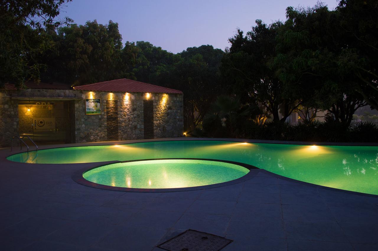 Corbett Wild Iris Spa And Resort Rāmnagar Exterior photo
