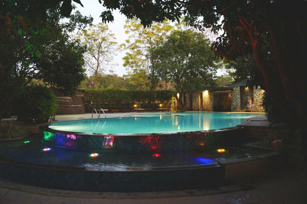 Corbett Wild Iris Spa And Resort Rāmnagar Exterior photo